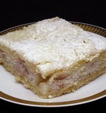 Sypaný tvarohový koláč s jahodami